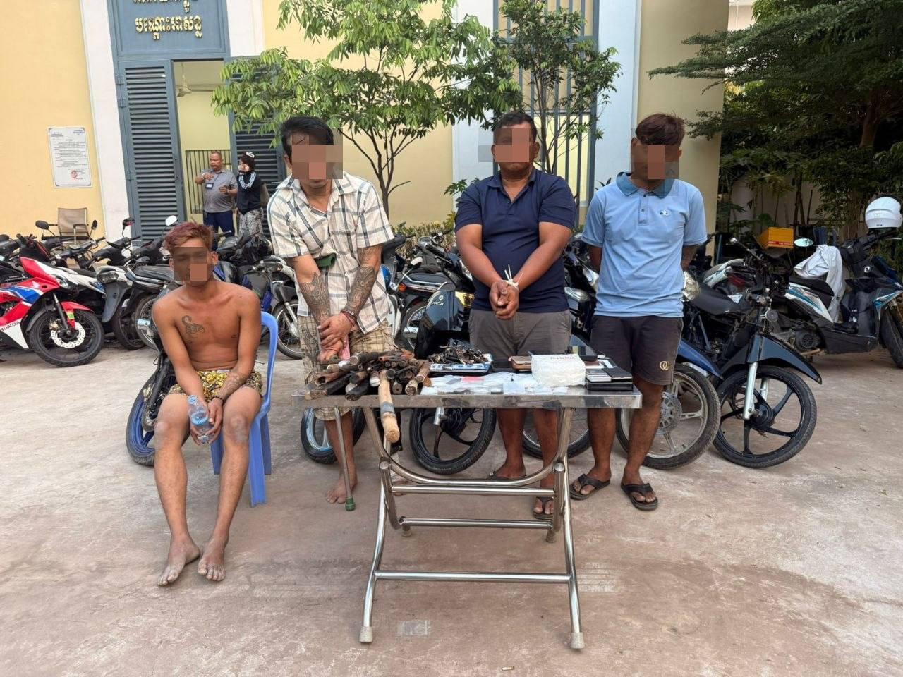 ចោរប្លន់៤នាក់រួមក្រុមចាប់ខ្លួន បង្ក្រាបដោយកម្លាំងនគរបាលភ្នំពេញ រកឃើញគ្រឿងញៀនជាង២គីឡូក្រាម