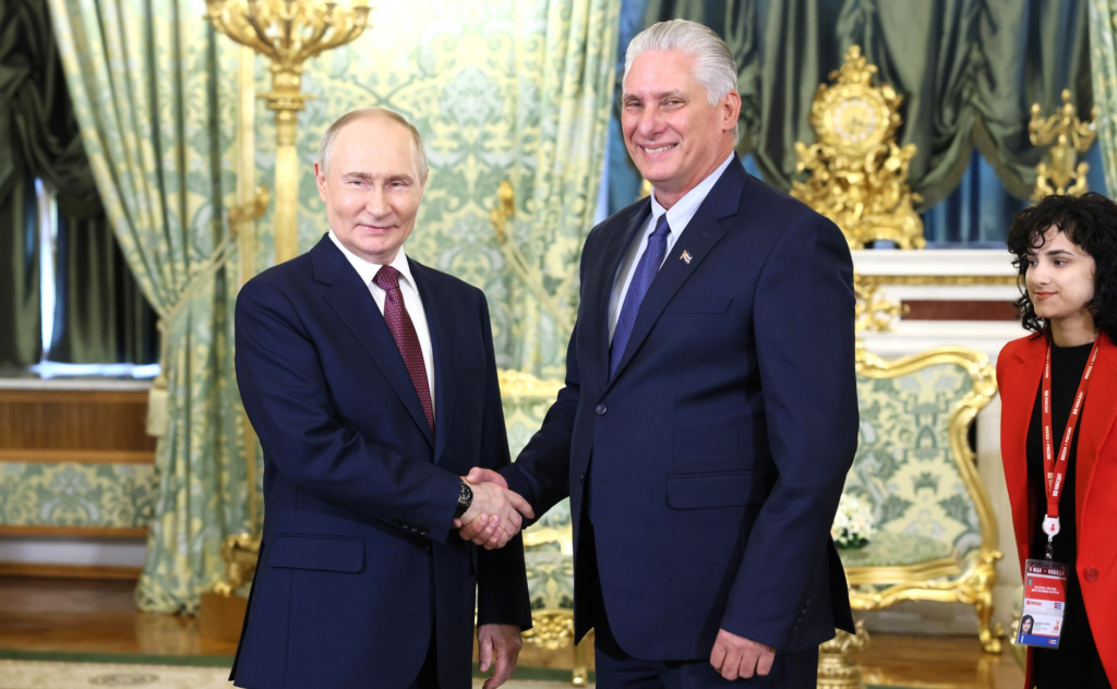 រុស្ស៊ីឈរជើងរឹងមិនរើរែកគុយបា ប្រឆាំងការគំរាមកំហែងពីអាមេរិក