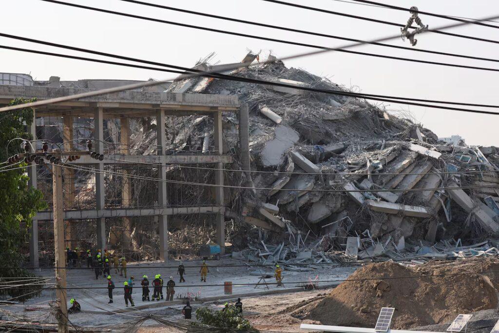 រញ្ជួយដីថៃឆ្នាំមុន ស្លាប់ជាង១០០នាក់ អគារ៣៣ជាន់បាក់រលំ