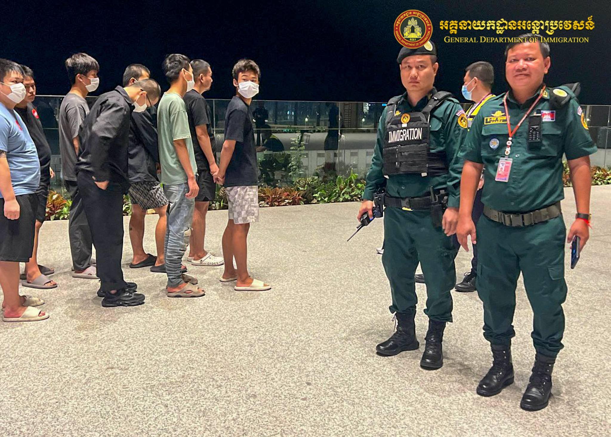 កម្ពុជាបន្តប្រតិបត្តិច្បាប់យ៉ាងតឹងរ៉ឹង៖ ជនជាតិចិន ៣៣៥ នាក់ ត្រូវបានបណ្តេញចេញពីប្រទេស ពាក់ព័ន្ធនឹងប្រព័ន្ធបោកប្រាស់អនឡាញ