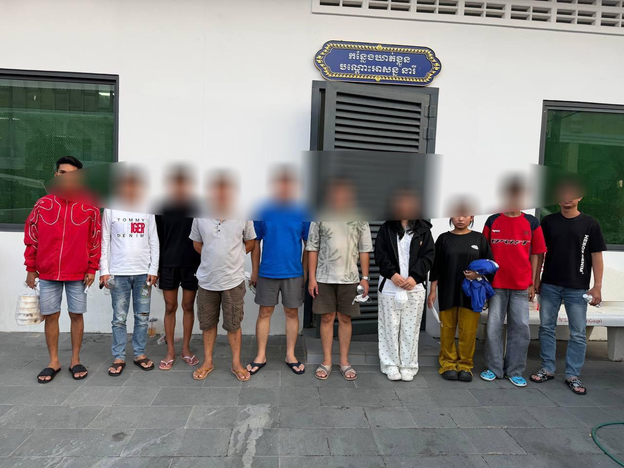 តុលាការភ្នំពេញឃុំខ្លួនជនសង្ស័យ ៦៥ នាក់ ពាក់ព័ន្ធករណីឆបោកអនឡាញយ៉ាងធំ