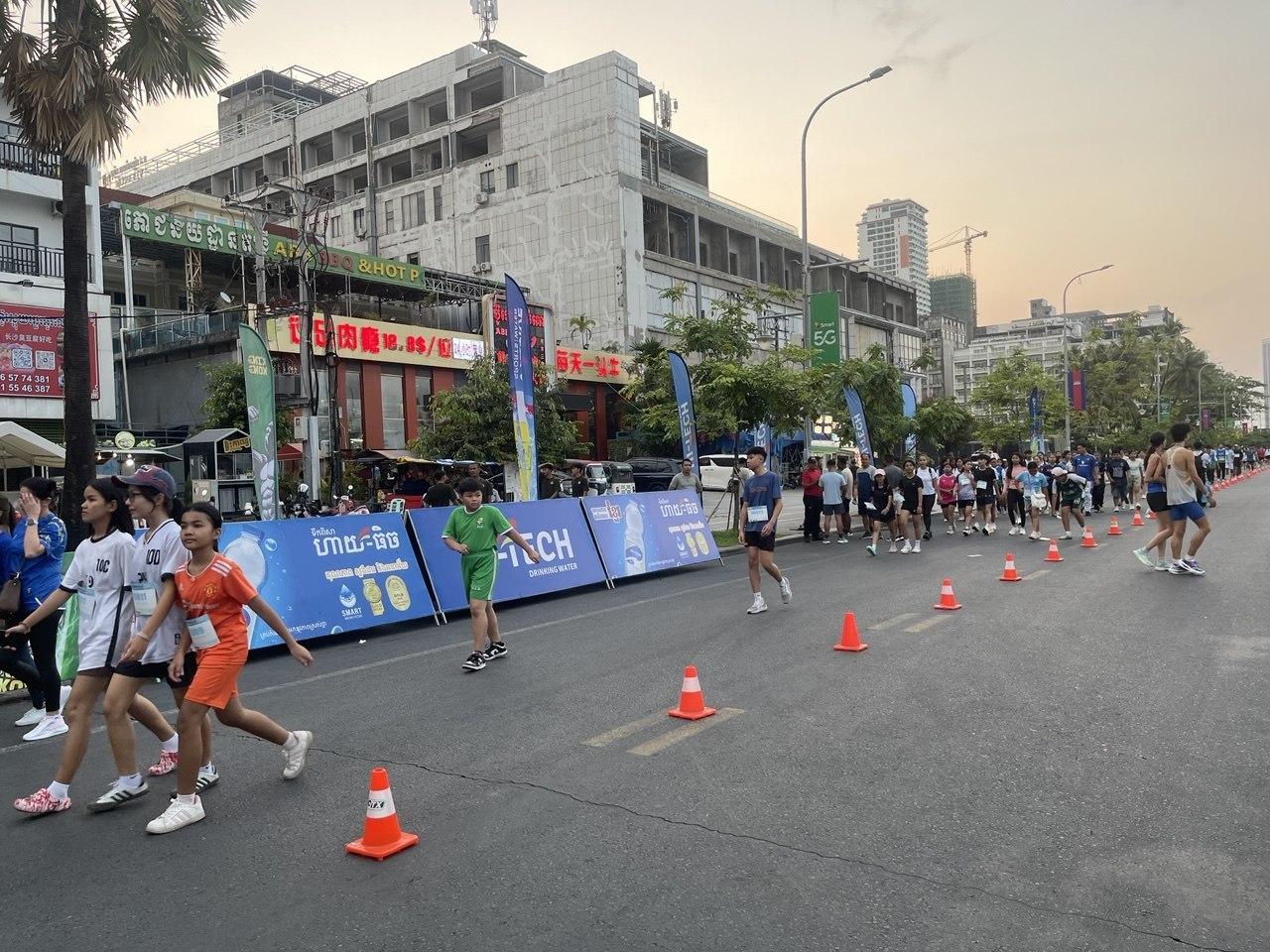 អត្តពលិកជិត ១៥,០០០ នាក់ពី ៤១ ប្រទេស ប្រកួតរត់ប្រណាំងពាក់កណ្ដាលម៉ារ៉ាតុងនៅខេត្តព្រះសីហនុ