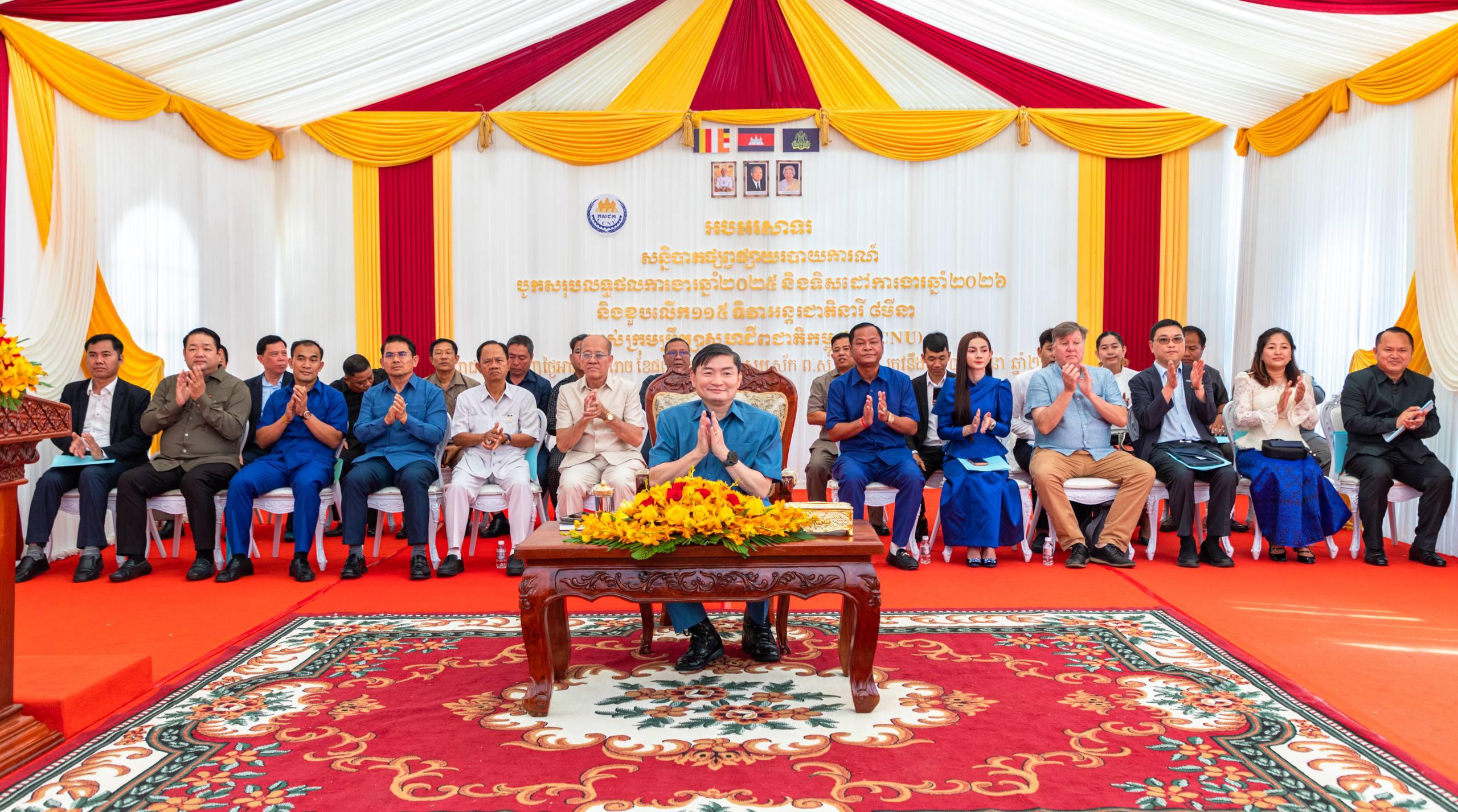 ឯកឧត្តម ហេង សួរ លើកស្ទួយកម្មការិនីជា ‘វីរនារី’ ក្នុងពិធីបុណ្យស្ត្រីអន្តរជាតិ