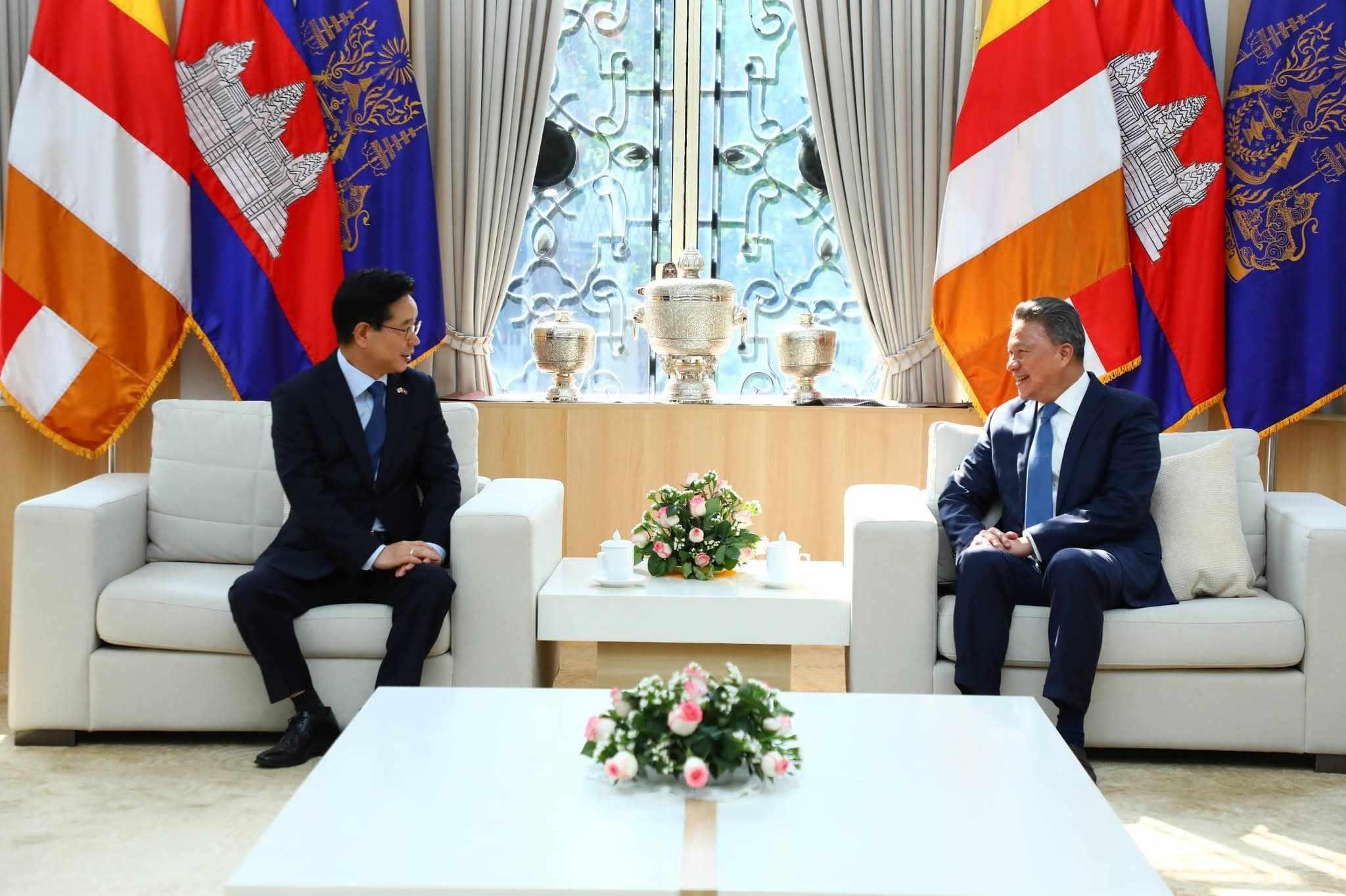 កូរ៉េស្វាគមន៍កិច្ចសហការកម្ពុជាប្រយុទ្ធប្រឆាំងអនឡាញស្កាំ សន្យាជំរុញវិនិយោគធំៗ