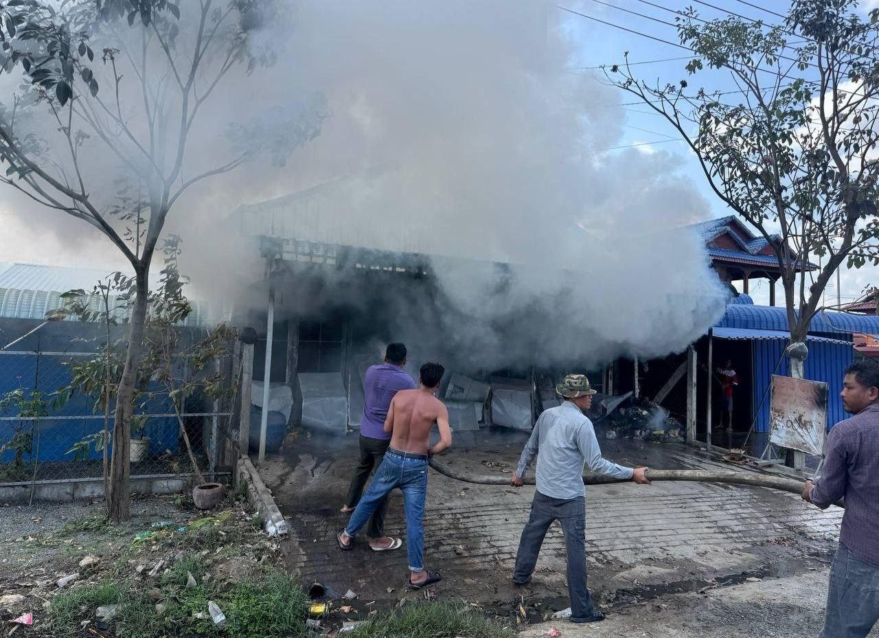 ឆេះផ្ទះលក់ម៉ូតូកំពង់ស្ពឺ ខូចខាតម៉ូតូ១៧គ្រឿង ដោយសារឆ្លងចរន្តអគ្គិសនី