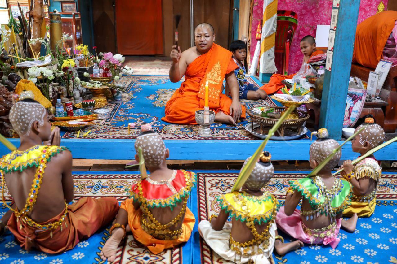 ពិធីកោរជុកបុរាណ៖ ទំនៀមឆ្លងវ័យដ៏សែនពិសិដ្ឋនៃអ្នកស្រុកអង្គរ