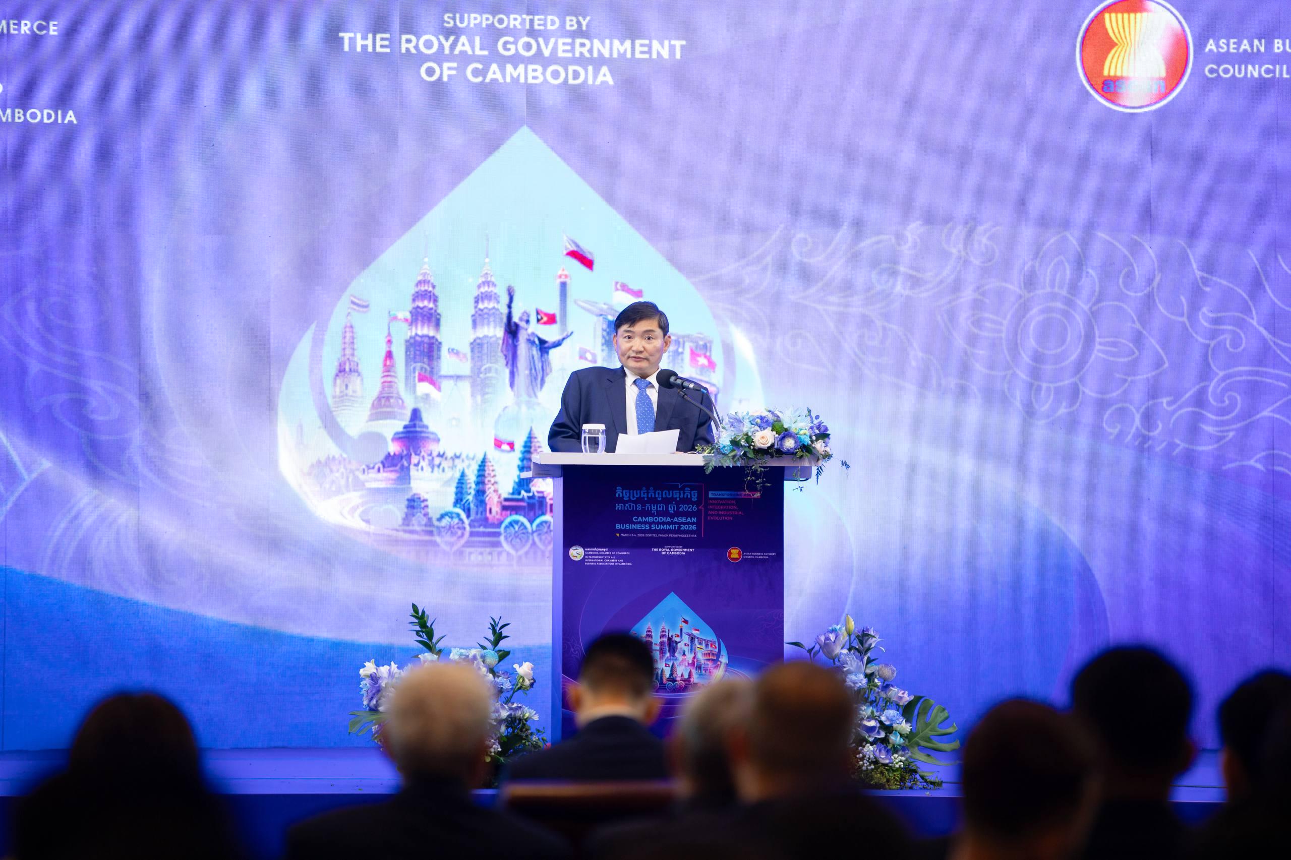 កម្ពុជាប្រកាសជូនវិនិយោគិន៖ កម្លាំងពលកម្មវ័យក្មេងជាង ១០ លាននាក់ ត្រៀមខ្លួនគាំទ្រឧស្សាហកម្មទំនើប