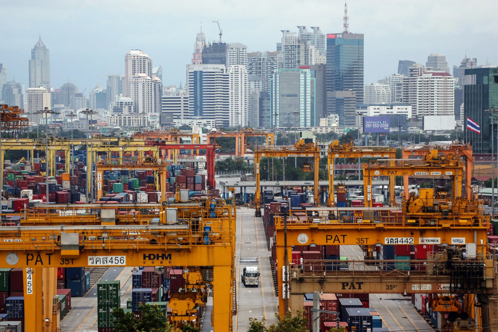 ជម្លោះមជ្ឈិមបូព៌ាគំរាមកំហែងសេដ្ឋកិច្ចថៃ អាចធ្លាក់កំណើន GDP ទៅត្រឹម ១,៣% ប៉ុណ្ណោះ