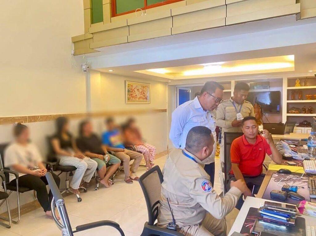 អាជ្ញាធរខណ្ឌកំបូលបង្ក្រាបទីតាំងល្បែងស៊ីសង ឃាត់ខ្លួន៥នាក់ក្នុងផ្ទះល្បែងខុសច្បាប់