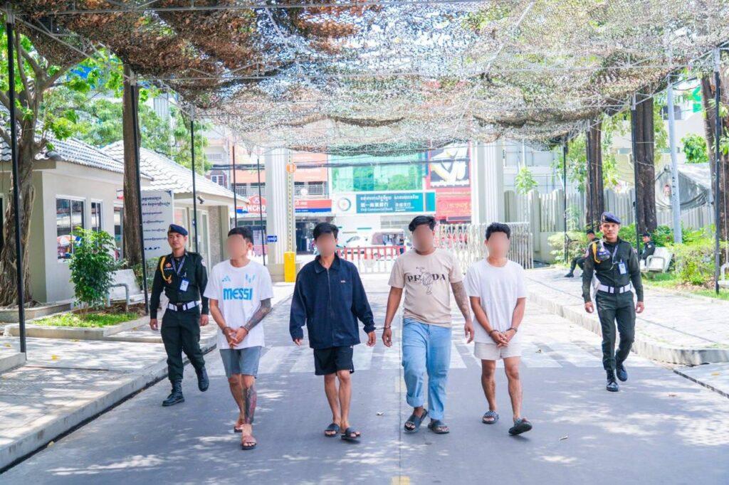 អាវុធហត្ថរាជធានីភ្នំពេញបង្រ្កាបបណ្តាញគ្រឿងញៀន ឃាត់ខ្លួន៤នាក់ជាប់ជញ្ជីងគ្រឿងញៀនជិត៧០០ក្រាម