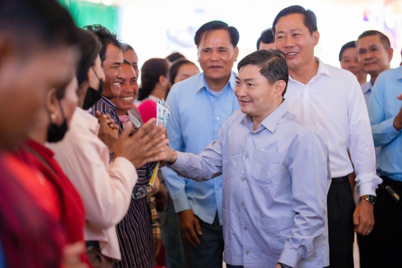 ឱកាសការងារជិត ២ម៉ឺនកន្លែងកំពុងរង់ចាំអតីតពលករត្រឡប់ពីថៃនៅខេត្តកំពង់ស្ពឺ