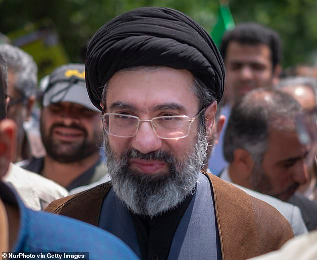 អ៊ីរ៉ង់ជួបវិបត្តិដឹកនាំ៖ មេដឹកនាំថ្មី Mojtaba Khamenei ស្ថិតក្នុងស្ថានភាពសន្លប់បាត់ស្មារតី