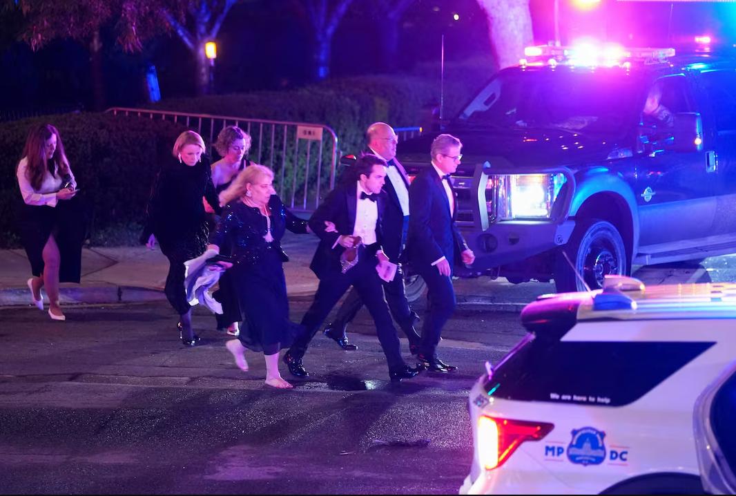 ជម្លៀសលោកត្រាំភ្លាមៗ ក្រោយផ្ទុះអាវុធក្បែរពិធីជប់លៀង សន្តិសុខចាប់ខ្លួនជនសង្ស័យវ័យ៣១ឆ្នាំបានភ្លាមៗ