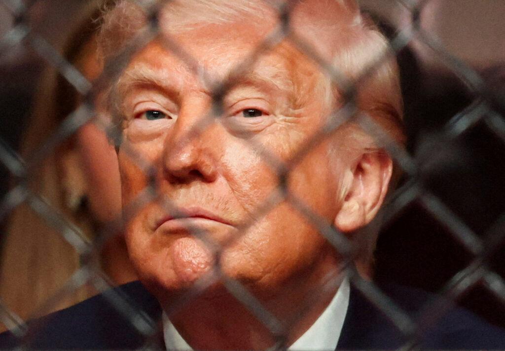 ត្រាំប្រកាសបិទខ្ទប់ច្រក Hormuz ធ្វើឲ្យតម្លៃប្រេងហក់ខ្ពស់ឡើងជាថ្មី