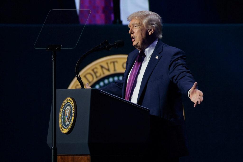 ត្រាំប្រកាសបញ្ជូនគ្រឿងចក្រធំៗទៅអ៊ីរ៉ង់ ដើម្បីយកអ៊ុយរ៉ាញ៉ូមមកអាមេរិក