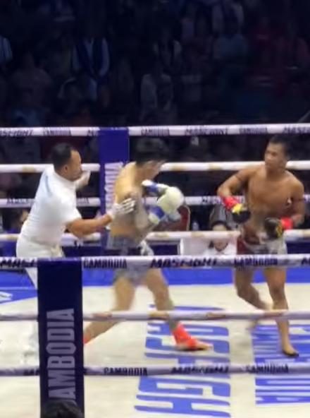 សាហាវដាច់គេ! ក្របីព្រៃពេជ្រ សម្បត្តិ បញ្ចប់ជម្លោះក្នុងទឹកទី៣ បំបាក់គូប្រកួតម៉ុងហ្គោលី គ្រងខ្សែក្រវាត់ពិភពលោក