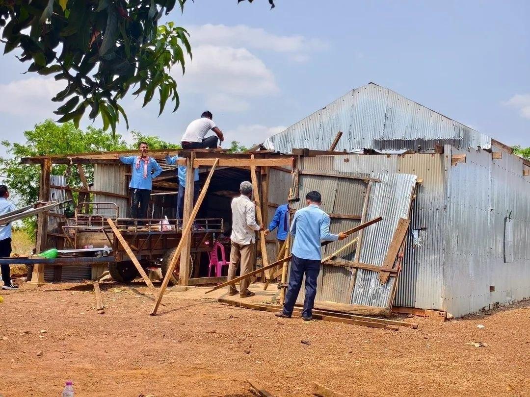 ខ្យល់ព្យុះខ្លាំងបក់បោកខេត្តឧត្តរមានជ័យ ផ្ទះជាង១០០ខ្នងរងគ្រោះដួលរលំ