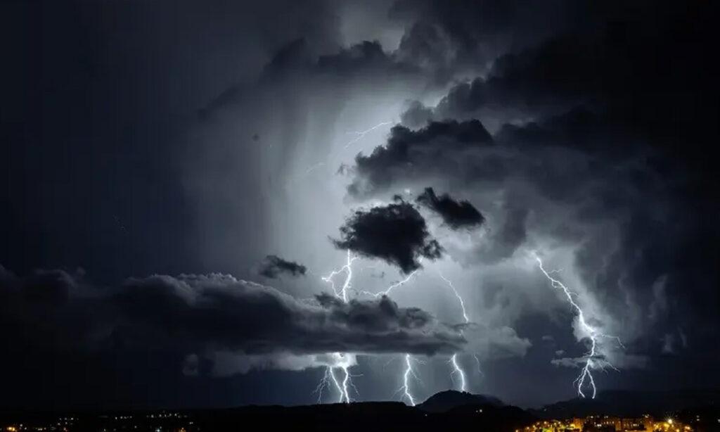 ព្រមាន! ព្យុះខែប្រាំងសារជាថ្មី ហៀបនឹងវាយប្រហារថៃចាប់ពីថ្ងៃទី២៨ មេសា ដល់ដើមខែឧសភា តំបន់ខាងជើង បាងកក និងខាងកើតប្រឈមមុខខ្លាំង