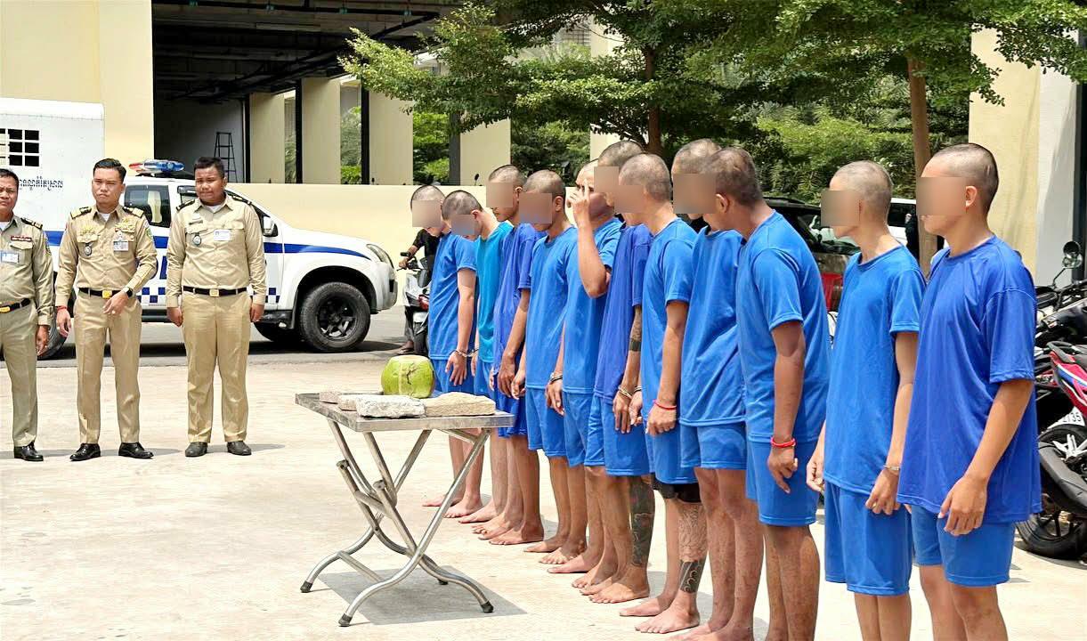 ក្មេងទំនើង ១១ នាក់ ត្រូវឃាត់ខ្លួនក្រោយប្រើហិង្សាវាយបំផ្លាញរថយន្តនៅវត្តភ្នំ