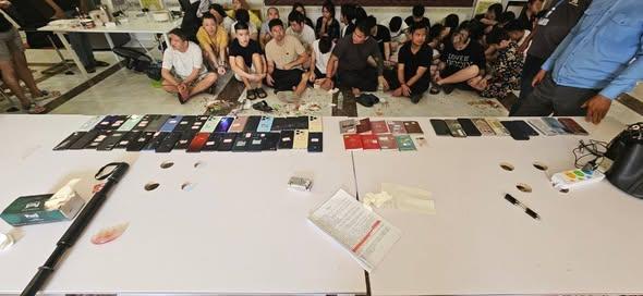 អាជ្ញាធរព្រះសីហនុបង្ក្រាបទីតាំងឆបោកអនឡាញ៣កន្លែង ឃាត់ខ្លួនជនបរទេស៤៥នាក់