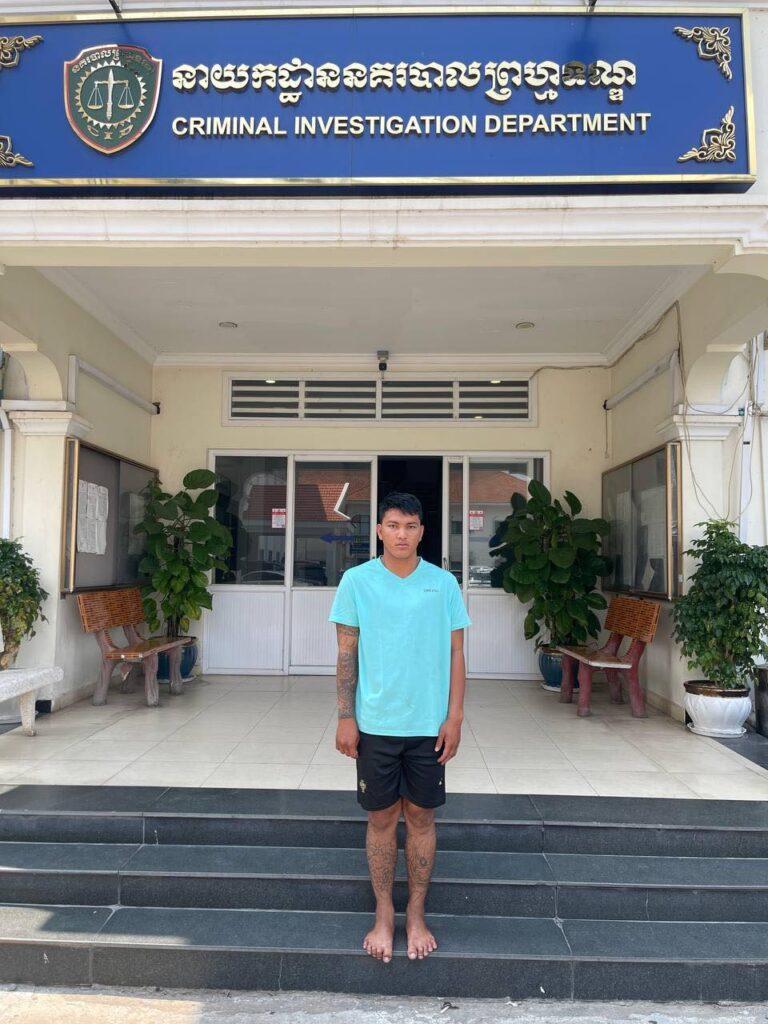 ឃាត់ខ្លួនយុវជន២៣ឆ្នាំ ជាមុខសញ្ញាឆក់ទូរស័ព្ទ និងកាបូបក្នុងខណ្ឌមានជ័យ រកឃើញភស្តុតាងសម្ភារៈម៉ូតូ១គ្រឿង