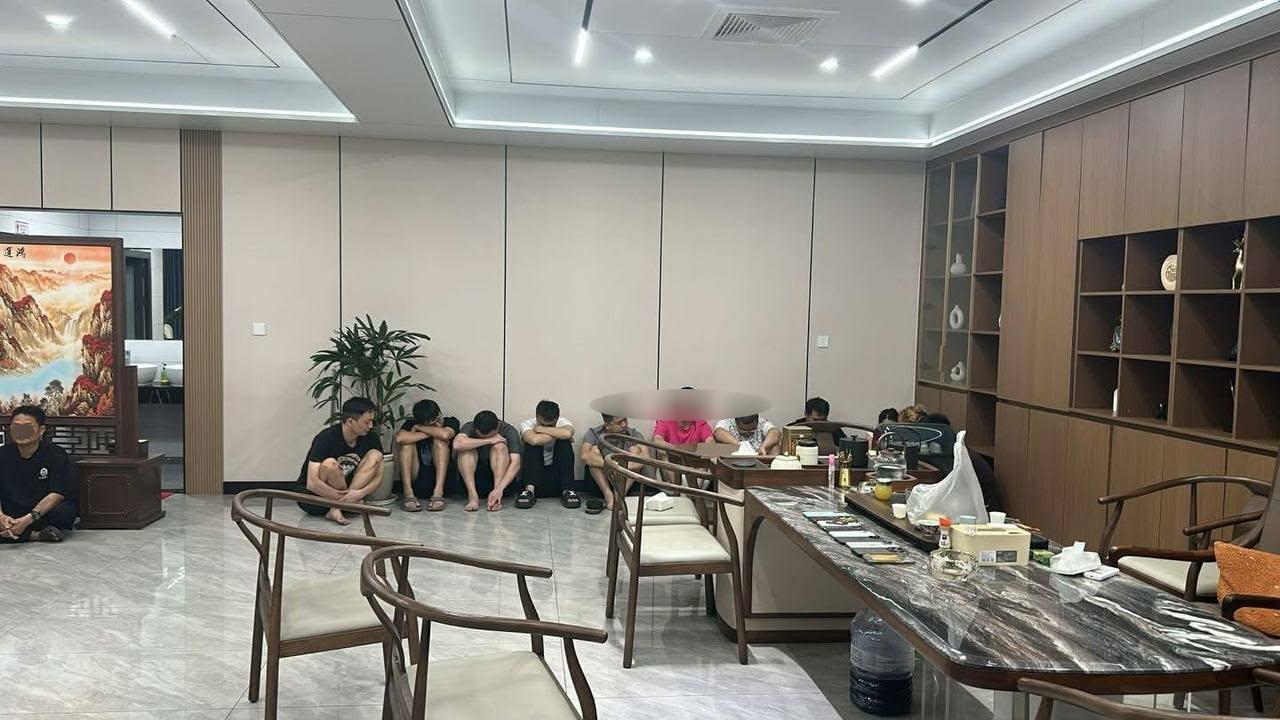 បង្ក្រាបទីតាំងឆបោកតាមប្រព័ន្ធបច្ចេកវិទ្យា ឃាត់ខ្លួនជនបរទេស២០នាក់នៅសែនសុខ