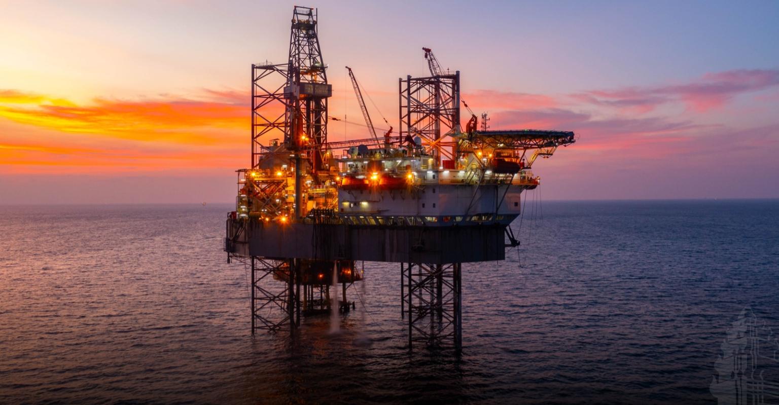 ប្រេងឆៅធ្លាក់ថ្លៃជាង១០% បន្ទាប់ពីអ៊ីរ៉ង់បើកច្រកសមុទ្រហ័រម៉ូសឡើងវិញ