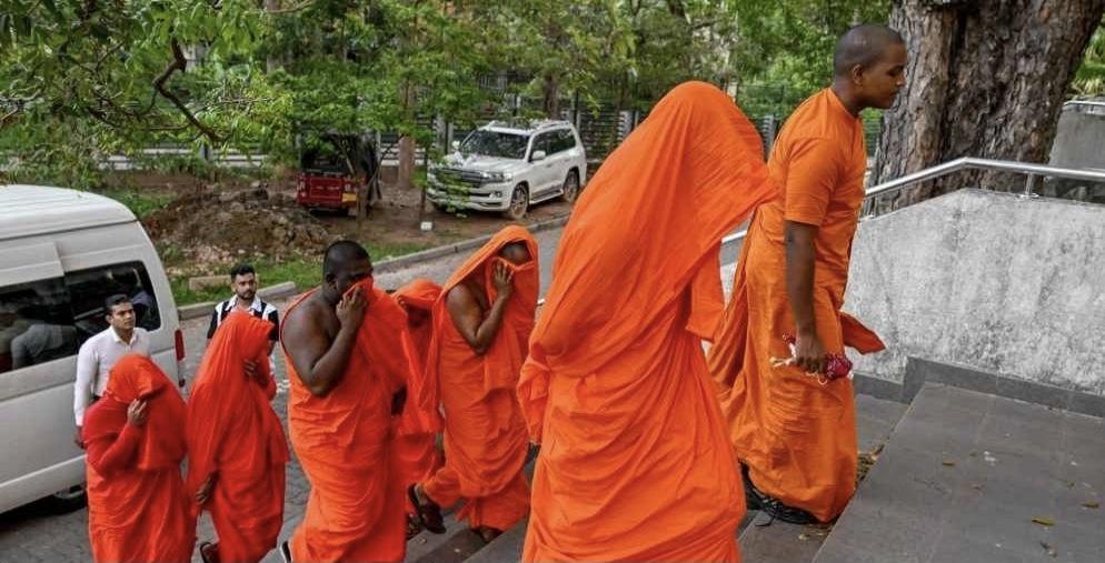 រន្ធត់! ព្រះសង្ឃស្រីលង្កាជាង១០អង្គជាប់ចោទជួញដូរកញ្ឆា Kush មកពីថៃ ក្រោយអញ្ជើញទៅវិស្សមកាលបាងកក