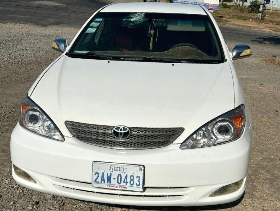 ជនសង្ស័យគប់ថ្មបែកកញ្ចក់ឡាន និងដេញវាយស្មៀនឃុំស្រី ត្រូវឃាត់ខ្លួនភ្លាម