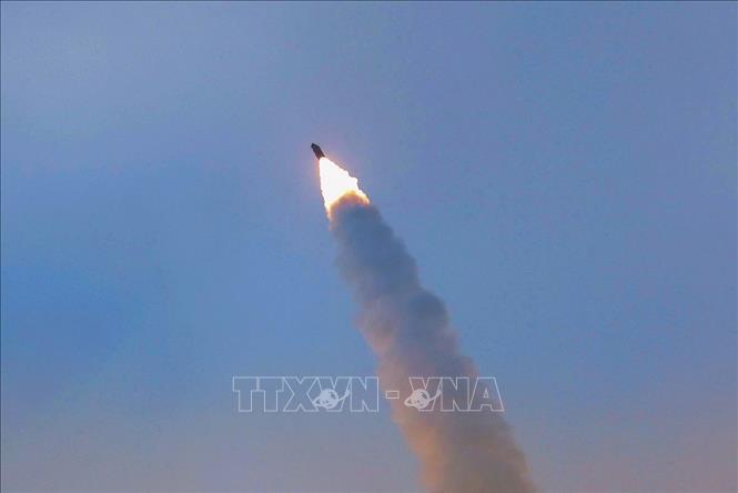 កូរ៉េខាងជើងបាញ់មីស៊ីលបាលិស្ទីគច្រើនគ្រាប់ ជាការឆ្លើយតបទៅការព្យាយាមចរចារបស់កូរ៉េខាងត្បូង