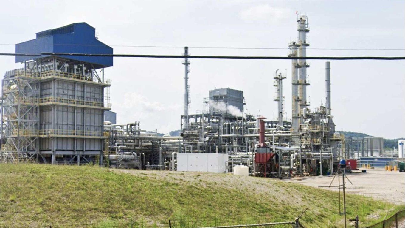 រន្ធត់! លេចធ្លាយសារធាតុគីមីពុលនៅរោងចក្រចម្រាញ់ប្រាក់សហរដ្ឋអាមេរិក ស្លាប់២នាក់ របួស៣០នាក់