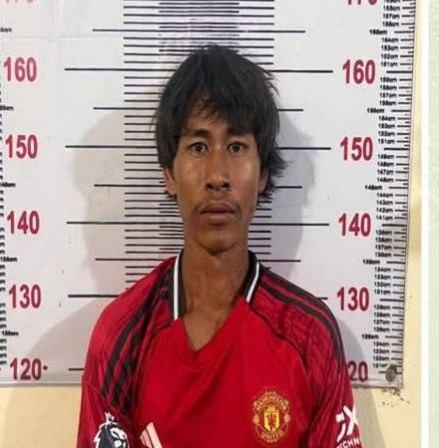 បុរសស្រវឹងស្រា វាយដំបងឈើលើអ្នកដំណើរតាមផ្លូវ ត្រូវប៉ូលីសគាស់ក្រឡចាប់ខ្លួន