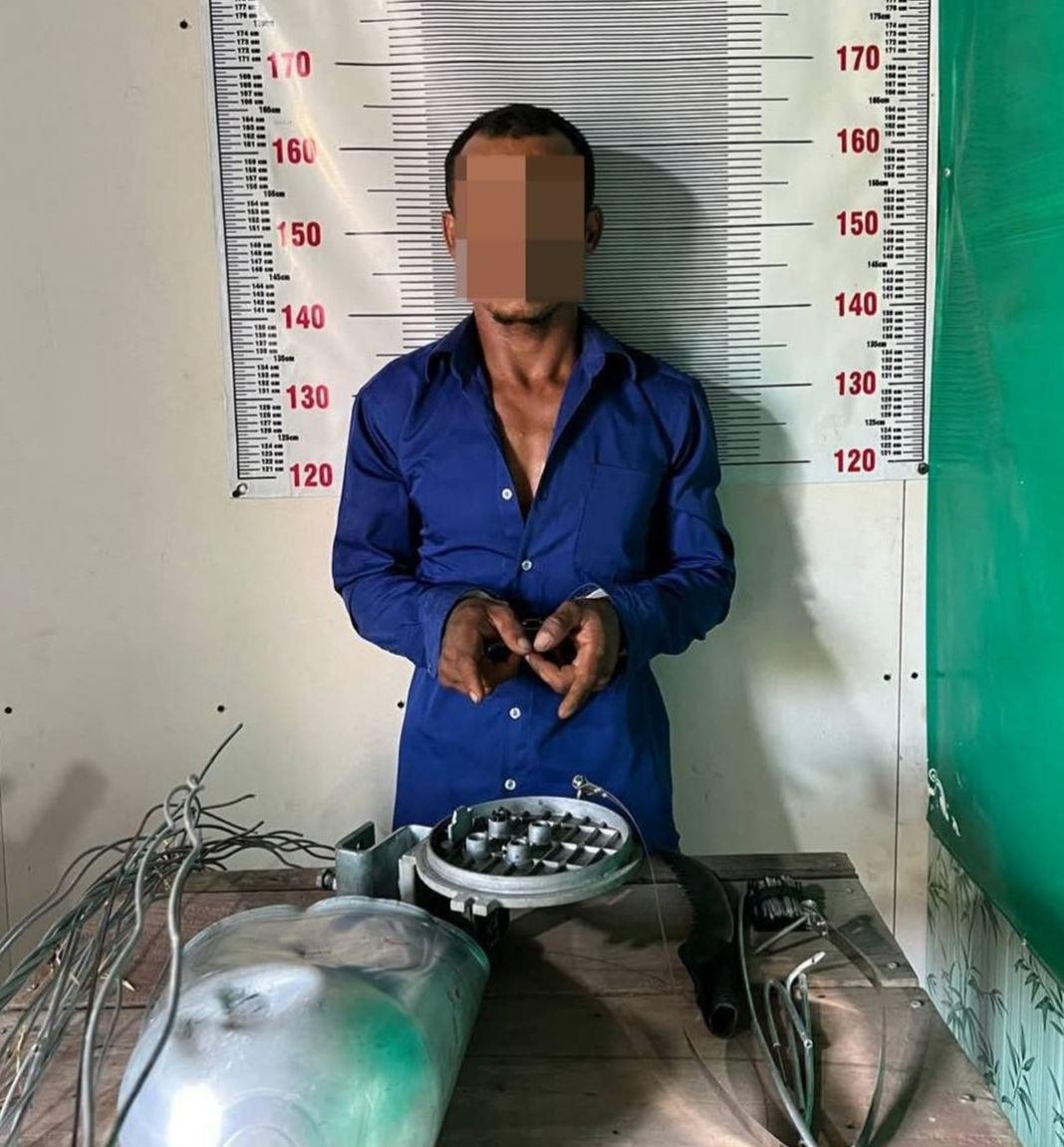 រតនមណ្ឌល៖ ប៉ូលិសចាប់ជនសង្ស័យលួចខ្សែកាបអុបទិច និងឧបករណ៍បញ្ជូនទិន្នន័យដ៏មានតម្លៃ