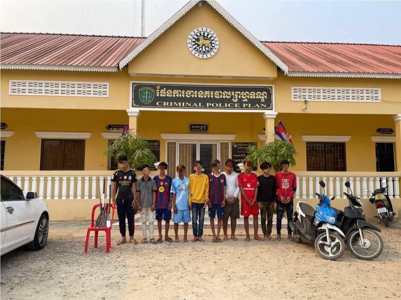 ក្រុមក្មេងទំនើង ១០នាក់ ត្រូវបានឃាត់ខ្លួន ក្រោយបង្កអុកឡុកដោយប្រើកាំបិតនៅស្វាយរៀង