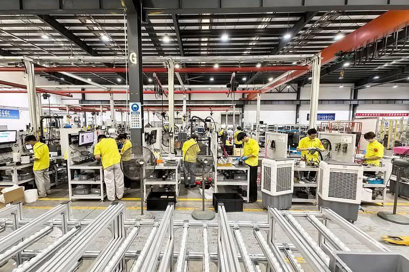 សេដ្ឋកិច្ចចិនរីកចម្រើន 5% នៅត្រីមាសទី១ លើសការព្យាករណ៍ទាំងអស់