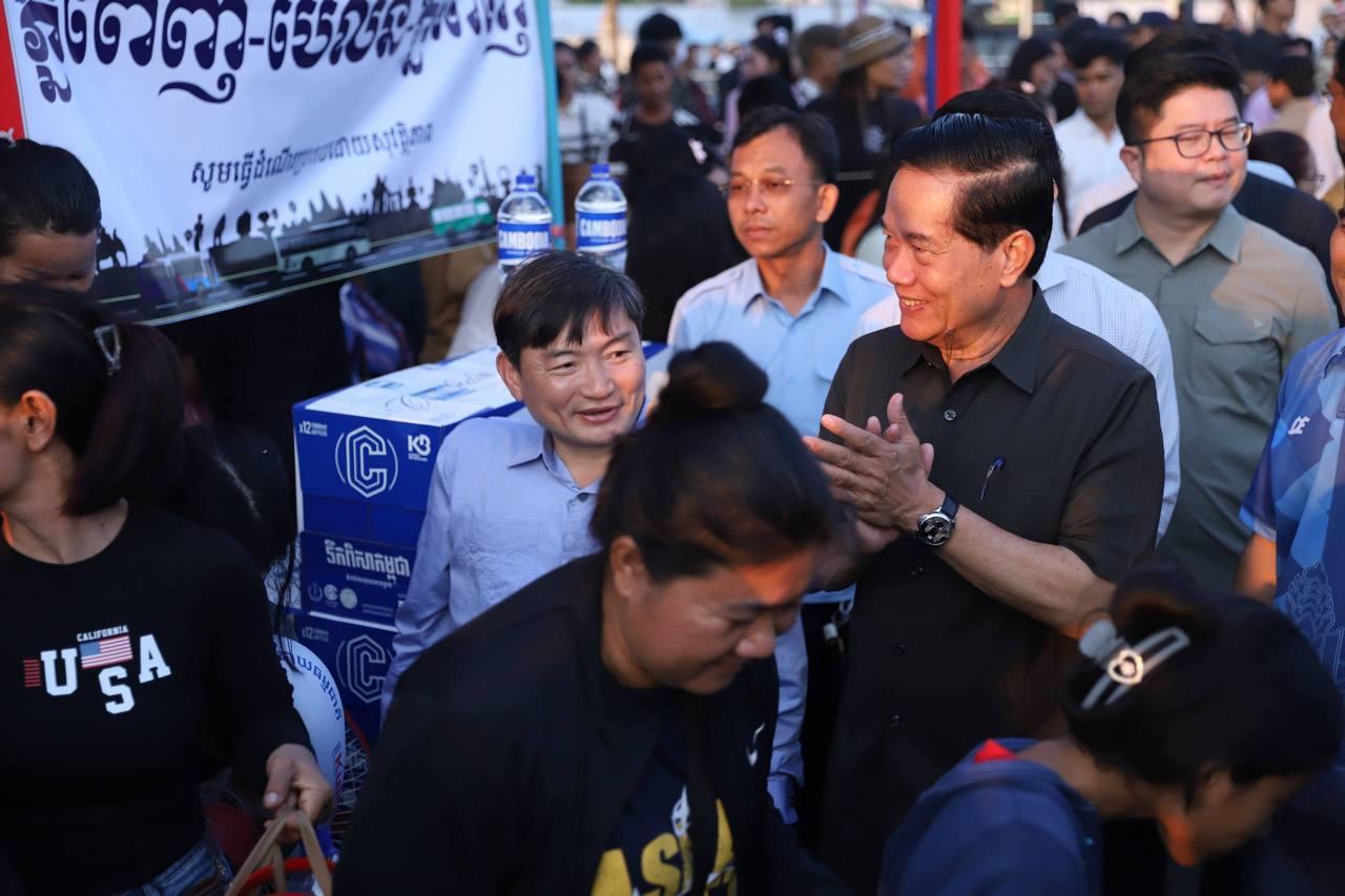 រយៈពេល៦ថ្ងៃបុណ្យចូលឆ្នាំមមី ២០២៦ ប្រជាពលរដ្ឋជិត១២ម៉ឺននាក់ទទួលសេវារថយន្តក្រុងឥតគិតថ្លៃ កើនឡើង៣៩%