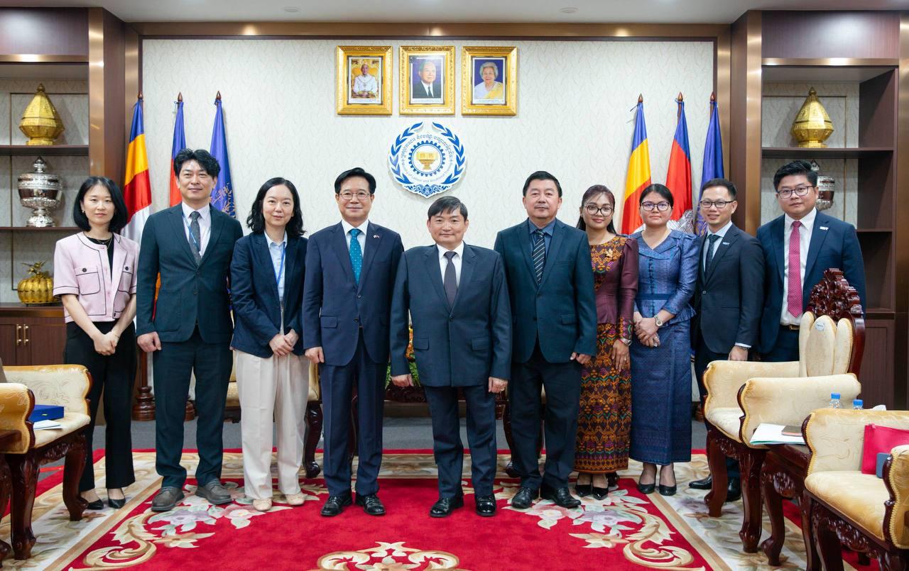 កម្ពុជា-កូរ៉េ ពង្រឹងសហប្រតិបត្តិការវិស័យការងារ និងអភិវឌ្ឍធនធានមនុស្ស