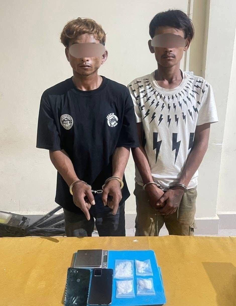 ប្រតិបត្តិការបង្រ្កាបគ្រឿងញៀនអន្តរស្រុក! ឃាត់ខ្លួនជនសង្ស័យ២នាក់ ដកហូតថ្នាំញៀន៤កញ្ចប់ នៅស្រុកសាមគ្គីមុនីជ័យ