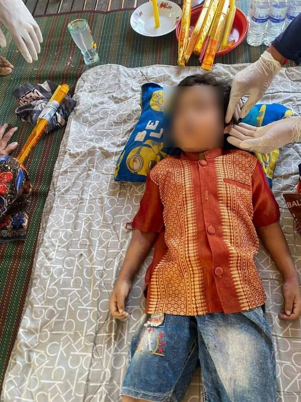 សោកសៅ! ជីតាអាយុ៨០ឆ្នាំជាអាចារ្យវត្ត ប្រទះឃើញស្បែកជើងចៅមាត់ស្រះ ចុះរាវរកឃើញចៅប្រុសលង់ទឹកស្លាប់ក្នុងវត្ត