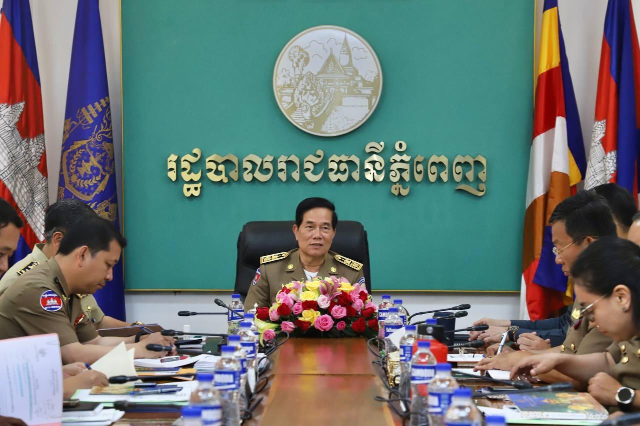 ថ្នាក់ដឹកនាំសរសើរ! លោក ឃួង ស្រេង បញ្ជាកម្លាំងបន្តបង្ក្រាបការឆបោកតាមអនឡាញ ខណៈរដ្ឋាភិបាលគាំទ្រពេញទំហឹង