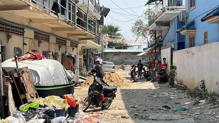 រន្ធត់! ញៀនថ្នាំបែកគំនិតប្រច័ណ្ឌប្រពន្ធ រត់កាន់កាំបិតពេញភូមិ ឃាត់ហើយរើរួចទៀត