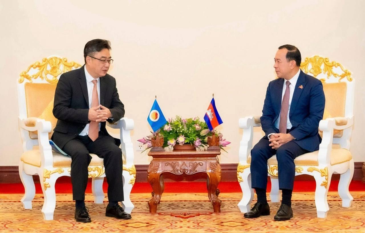 ថ្នាក់ដឹកនាំក្រសួងទេសចរណ៍ និងមជ្ឈមណ្ឌលអាស៊ាន-ចិន រួមគ្នាបើកយុទ្ធសាស្ត្រទាក់ទាញភ្ញៀវចិនមកកម្ពុជា