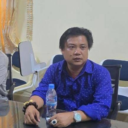 បុរសស្ទាត់ភាសាចិនត្រូវបានឃាត់ខ្លួនករណីរៀបចំតវ៉ាបិទផ្លូវមុខធនាគារជាតិ