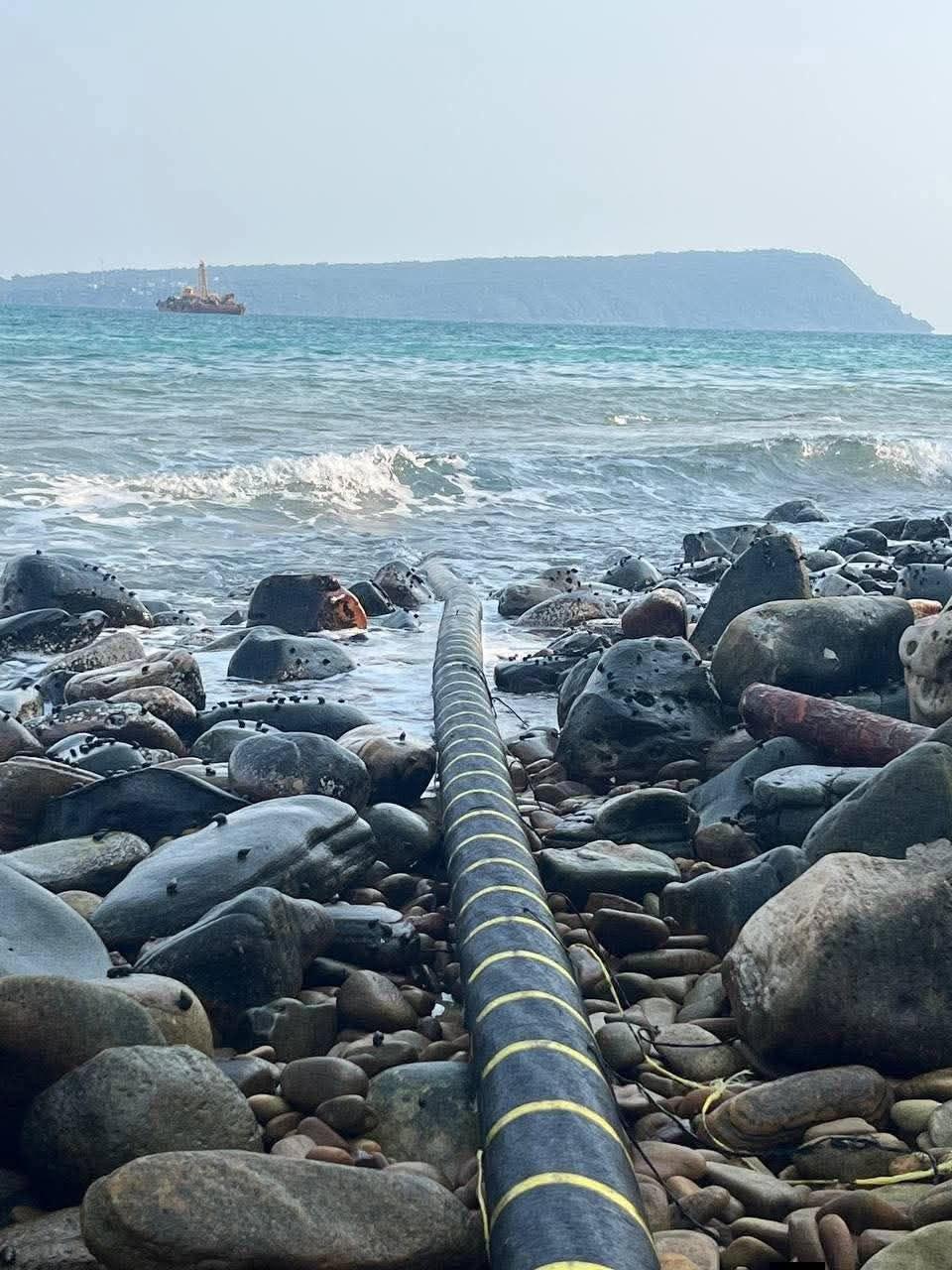 អគ្គិសនីកម្ពុជាបើកប្រើប្រាស់ខ្សែភ្ជាប់កោះរ៉ុង-កោះរ៉ុងសន្លឹម ចាប់ពីថ្ងៃទី១១ មេសា