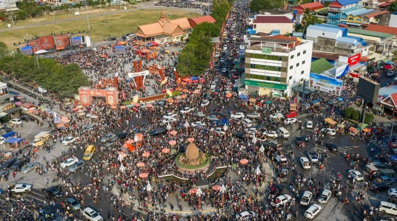 ខេត្តកំពតទទួលទេសចរជាង ៤៣ម៉ឺននាក់ក្នុងពិធីចូលឆ្នាំខ្មែរ បង្ហាញសក្ដានុពលទេសចរណ៍រីកចម្រើន