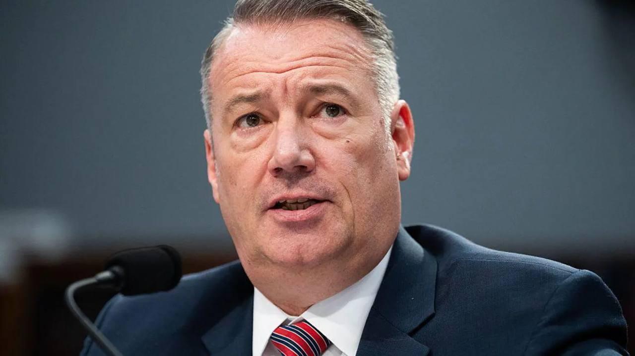 អគ្គនាយក ICE លោក Todd Lyons ប្រកាសចាកចេញពីតំណែង បន្ទាប់ពីដឹកនាំយុទ្ធនាការនិរទេសរាប់ពាន់នាក់