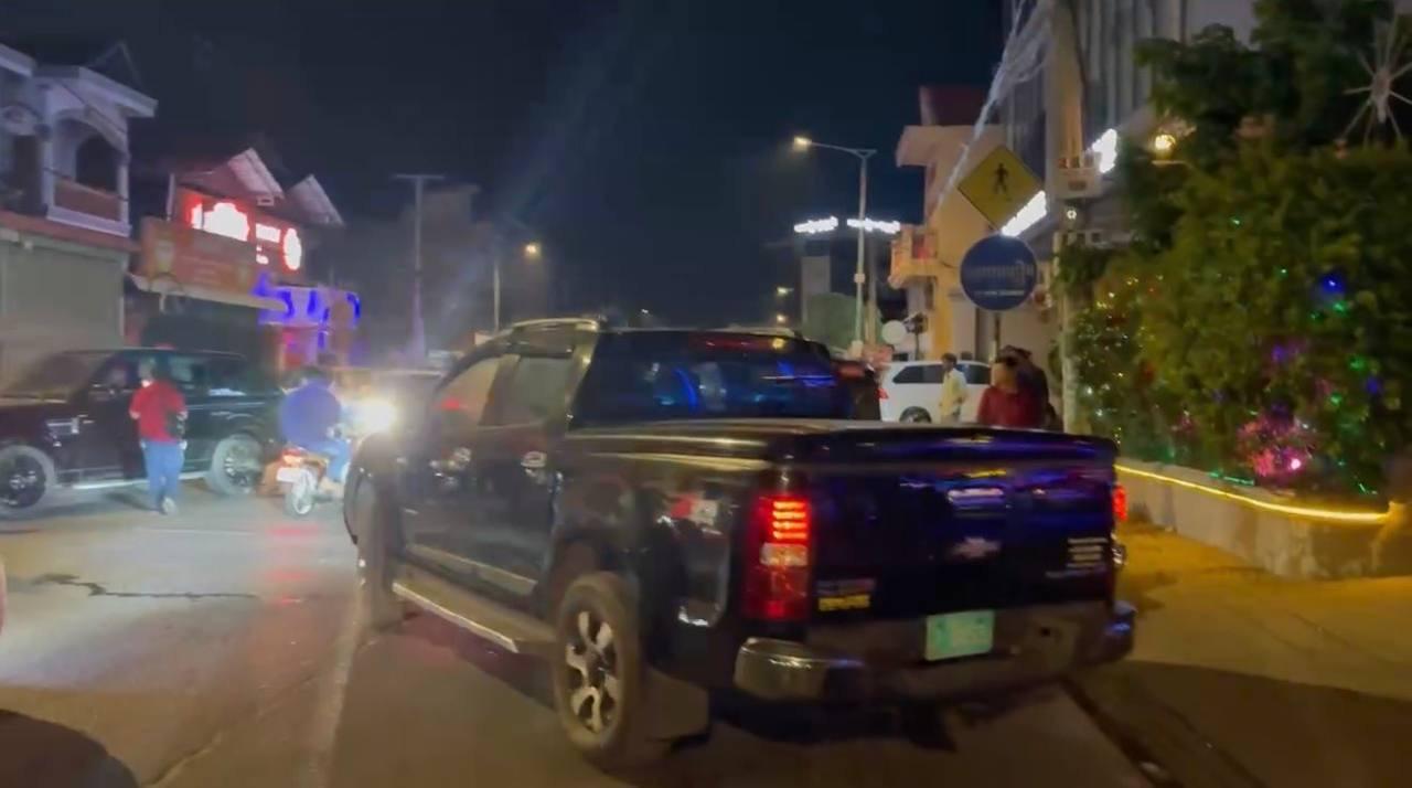 ឡាំប្រឺតាបុករថយន្ត Chevrolet និង Lexus LX570 ក្នុងព្រឹត្តិការណ៍គ្រោះថ្នាក់រាតត្បាតជាប់ៗគ្នានៅភ្នំពេញ