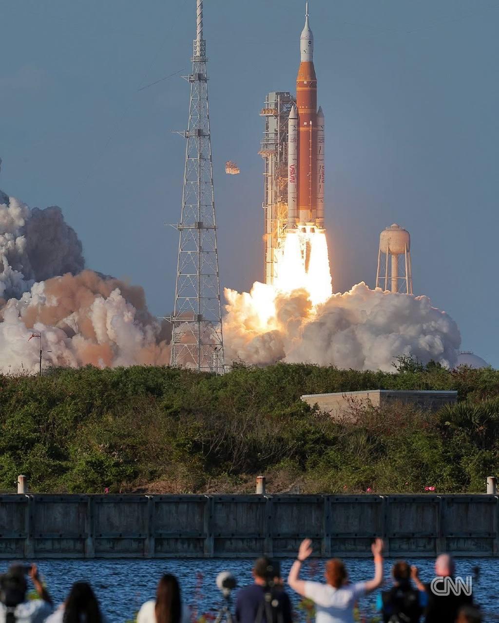 ជាង៥០ឆ្នាំក្រោយពីអាប៉ូឡូ១៧ អវកាសយានិក៤នាក់ហោះទៅព្រះច័ន្ទម្តងទៀត