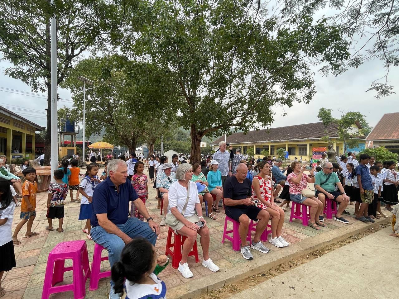 នាវាទេសចរបរទេសដឹកភ្ញៀវជាង ៦០០នាក់ ចូលចតកំពង់ផែព្រះសីហនុ ទស្សនាប្រទេសកម្ពុជា