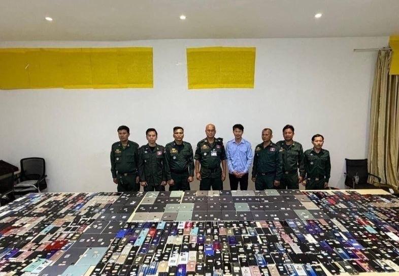 ជាងមួយរយជនបរទេសជាប់ឃុំក្នុងប្រតិបត្តិការបង្ក្រាបការប្រព្រឹត្តបទល្មើសអនឡាញនៅកាស៊ីណូស្វាយរៀង